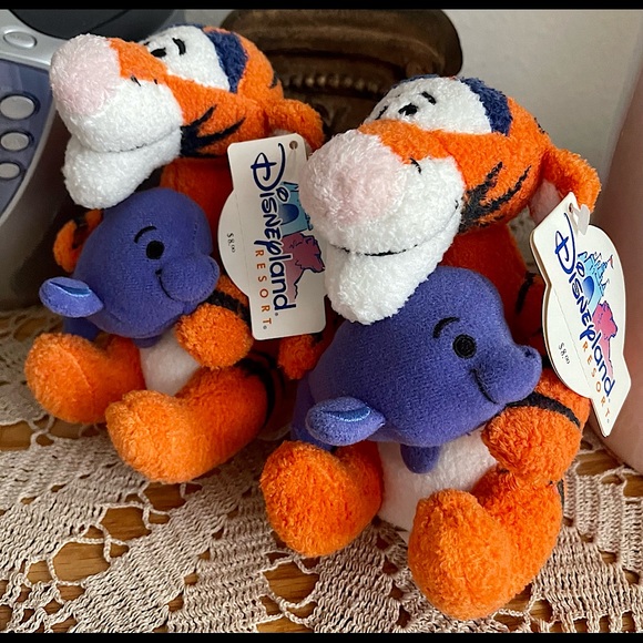 Disneyland Resort Tigger Bath Buddy - Picture 2 of 5
